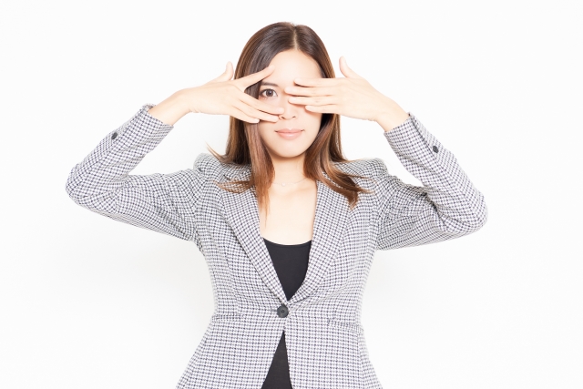 夫に女の髪の毛が付いていた！小さな違和感でも浮気のサイン？